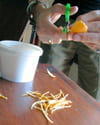 Confit d �corces de mandarines au miel : Etape 1