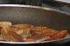 Foie gras po�l� aux speculoos sur lit de compote pomme-rhubarbe et caramel balsamique : Etape 5