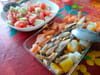 Salade fra�cheur fruit�e aux trois poissons : Etape 1