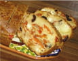 Cake aux poivrons, � la feta et aux olives noires