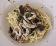 Spaghettis aux calamars et c�pes, beurre persill�