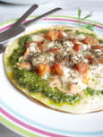 Pizza au pesto d �pinards et au saumon fum�