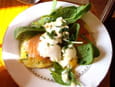 Galettes de pommes de terre, saumon fum� et oeuf mollet