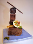 Petite pyramide de douceurs : mirliton cacao-agrumes, chocolats caramel sal�, ganache gianduja et mendiants