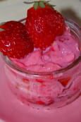Riz au lait aux fraises et aux pralines roses