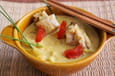 Curry de poisson aux p�ches jaunes