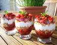 Tartare de fraises, pistaches et sabl�s