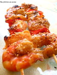 Brochettes de saumon et de crevettes marin�es