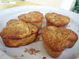 Petits g�teaux "coeur" macarons et p�ches
