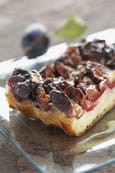 Tarte brioch�e aux prunes et aux �pices