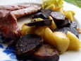 Po�l�e color�e de pommes et pommes de terre vitelottes