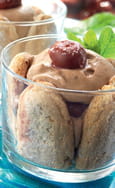 Charlotte chocolat, griottes, menthe et faisselle