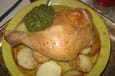 Poulet r�ti et pommes de terre nouvelles au pesto