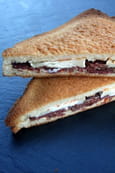 Croque-monsieur au ch�vre et magrets s�ch�s