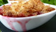 Cerises caram�lis�es et son crumble craquant coco