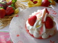Pavlova aux fraises comme un nuage