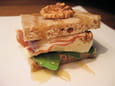 Sandwich au reblochon, miel et noix
