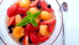 Salade de melon, fraises, cassis au poivre de Sichuan