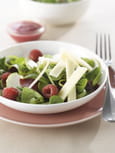 Salade rose au Comt�, pommes, betteraves et framboises