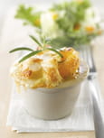 Clafouti au Comt�, abricot et romarin
