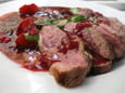Magret de canard, sauce aux prunes