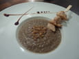 Velout� de champignon, brochette de volaille