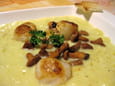 Velout� de poireau, girolles et Saint-Jacques po�l�es