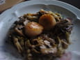 Saint-Jacques sur fondue de poireaux-champignons