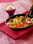 Crevettes au curry rouge