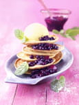 Galettes de sarrasin  avec compote de pommes et myrtilles sauvages