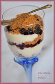Trifle aux myrtilles, cr�me citronn�e aux �pices