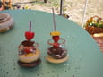 Cr�me et brochettes de fruits