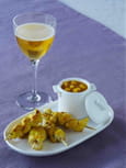Mini brochettes de poulet piment� et sauce mangue