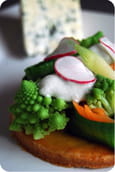 Tarte fine de l�gumes, espuma de Fourme d Ambert