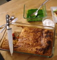 Clafoutis sal� de poivrons caram�lis�s, coulis de roquette