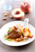 M�daillons de veau aux p�ches