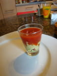 Verrine de gaspacho, avocat et perles de grenade