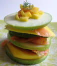 Millefeuille pomme verte, avocat, mangue et saumon
