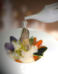 Jambonnette de pintade en pot-au-feu bouillon cr�me aux feuilles de m�lisse
