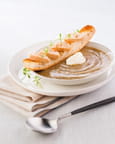 Soupe de lentilles, tartine de foie gras et cr�me � la muscade