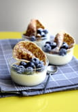 Panna cotta croustillante vanille et myrtilles