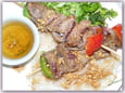 Bun thit nuong, brochettes de boeuf