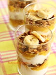 Dessert muesli, yaourt coco et banane