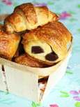Croissants au beurre et pains au chocolat maison
