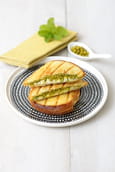 Croques aux petits-pois et au ch�vre frais