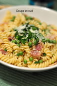 Torsades au lard grill� et aux petits pois
