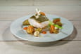 Dos de lieu jaune en cro�te d�herbes, rattes primeur et ail rose