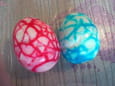 Oeufs durs color�s