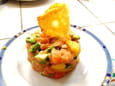 Tartare saumon avocat mangue et  tuile au parmesan