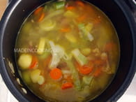 Recette de Velouté poireaux, pommes de terre, carottes ...
